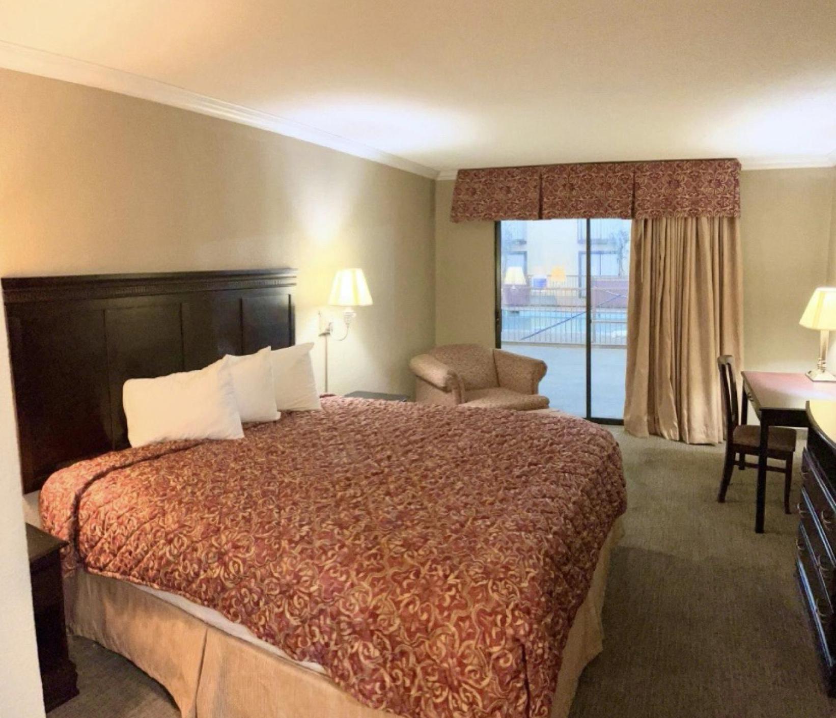 Regency Inn & Suites 阿尔特斯 外观 照片