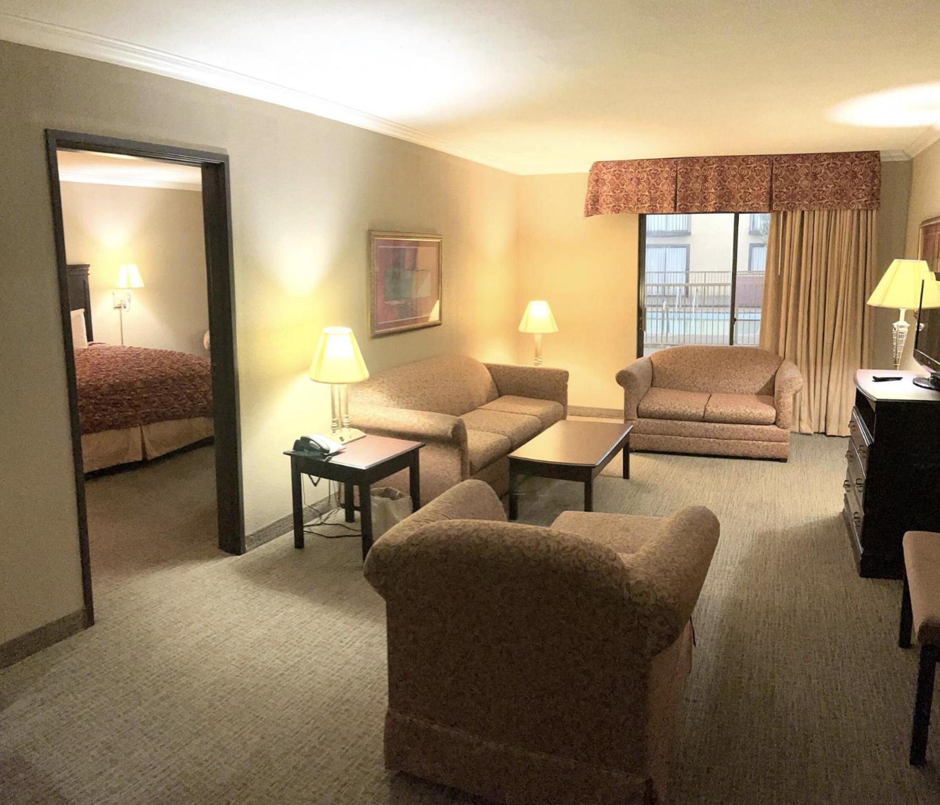Regency Inn & Suites 阿尔特斯 外观 照片