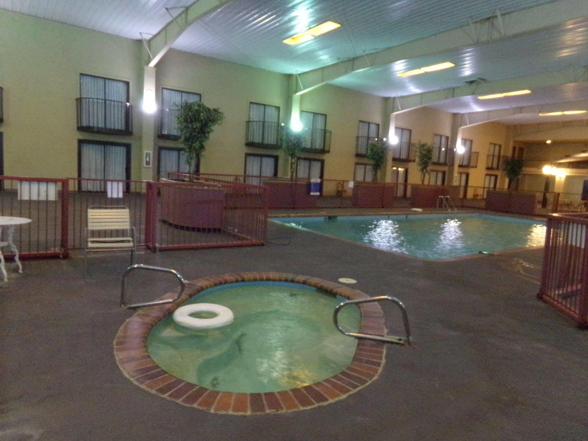Regency Inn & Suites 阿尔特斯 外观 照片