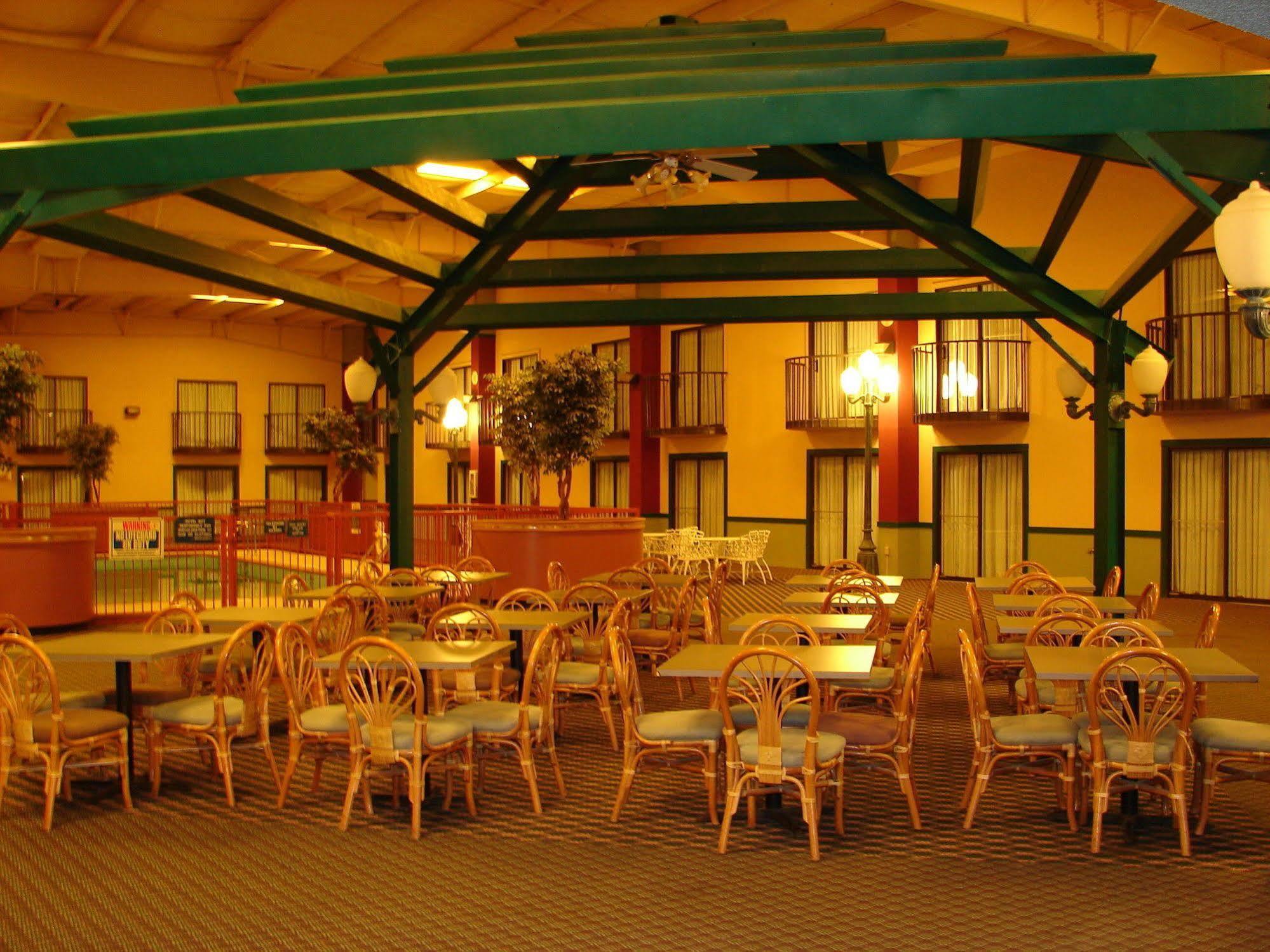 Regency Inn & Suites 阿尔特斯 外观 照片